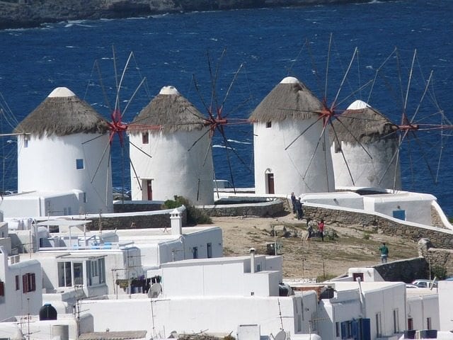 ✈ Επιλογές μεταφοράς από το αεροδρόμιο της Μυκόνου στο κέντρο της ...