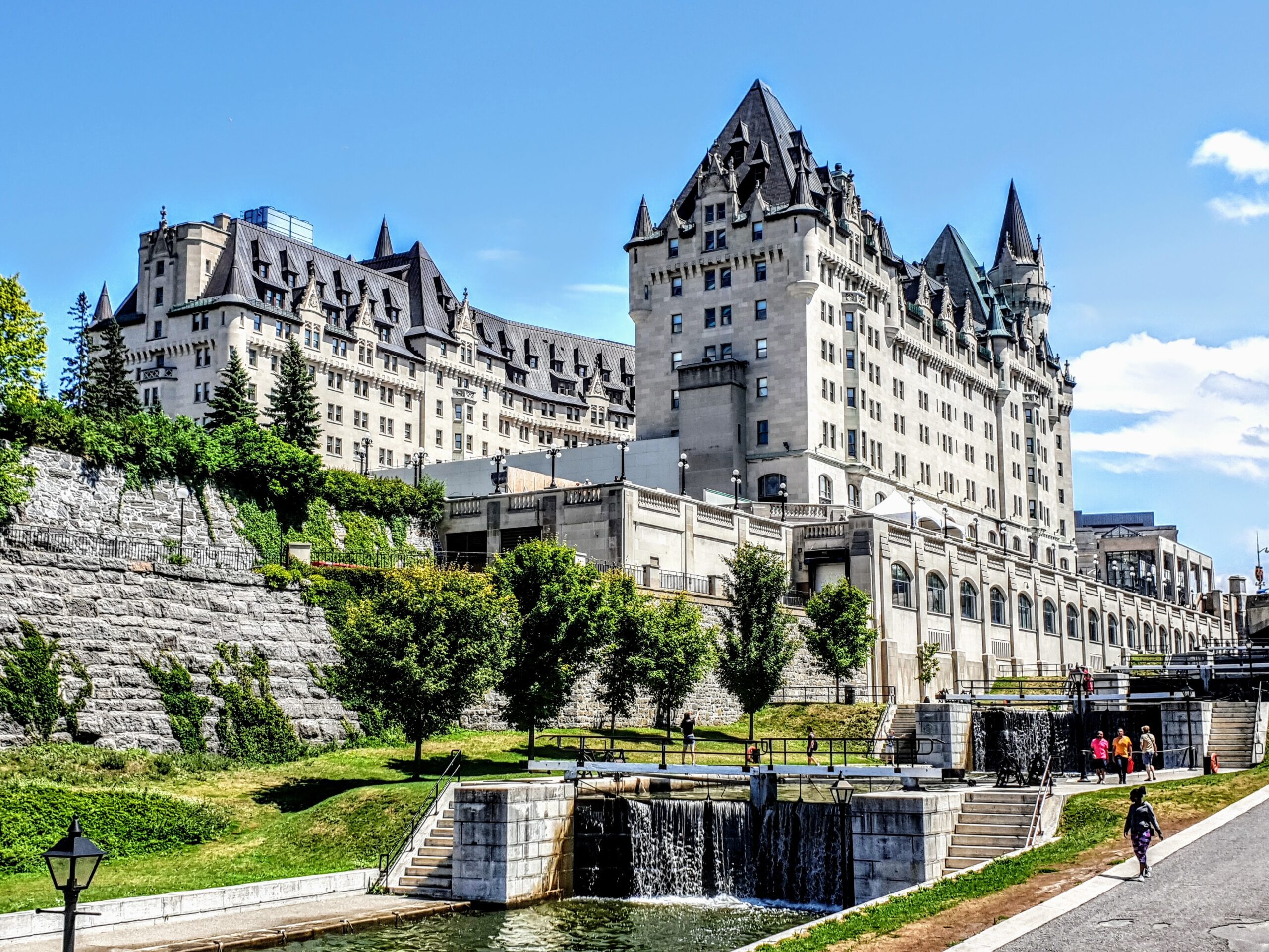 Getting from Montreal International Airport to Ottawa