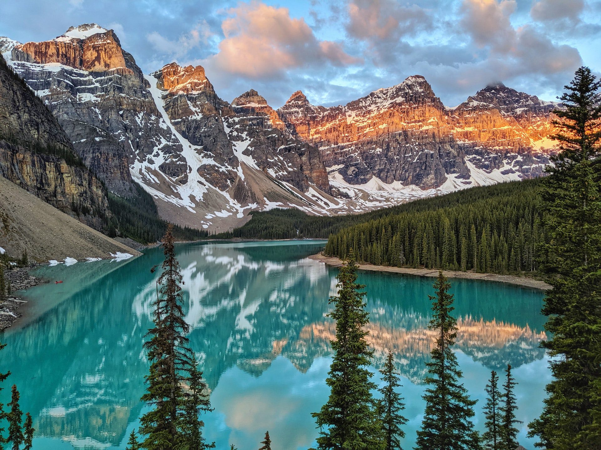 Calgary International Airport To Banff National Park www.welcomepickups.com