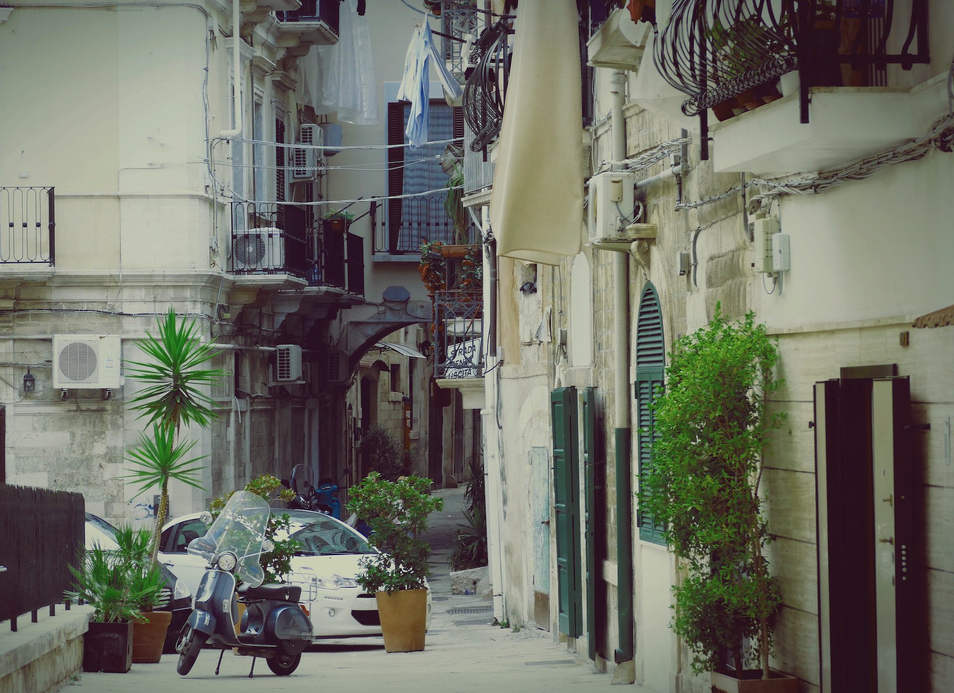 Taxis y Traslados en el Aeropuerto de Bari - Reserva Online, image size:1920x1395