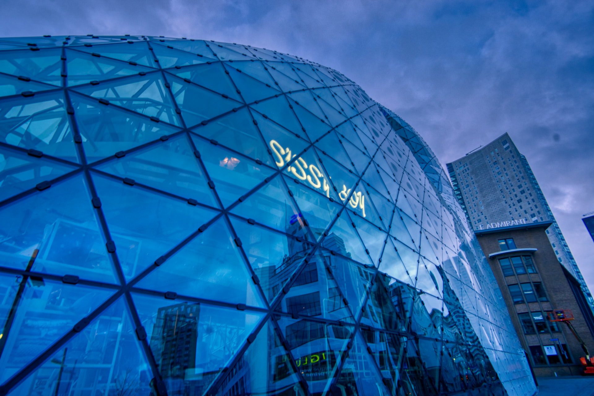 Transfer Options from Eindhoven Airport to the Train Station