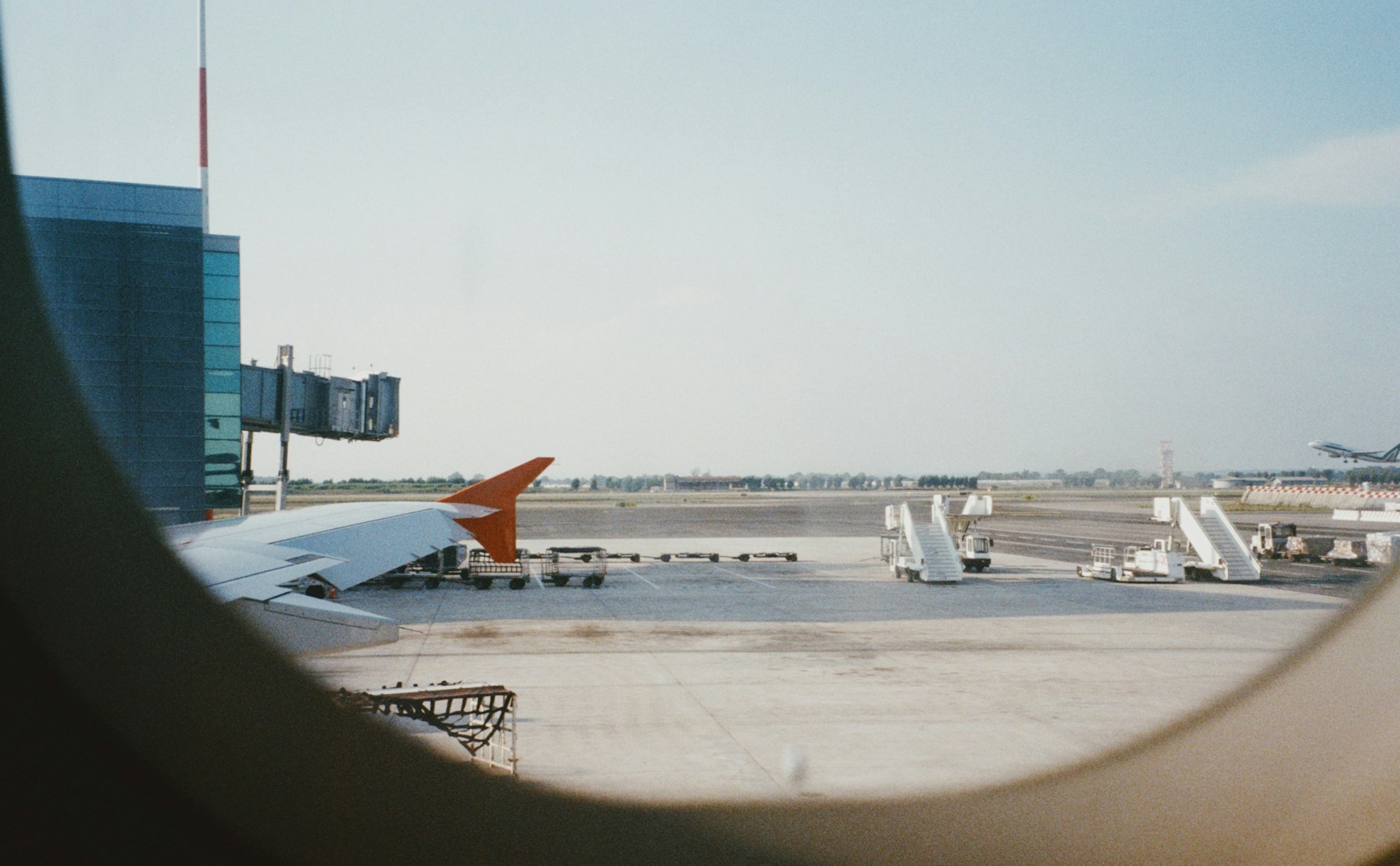 nice airport departures terminal 2