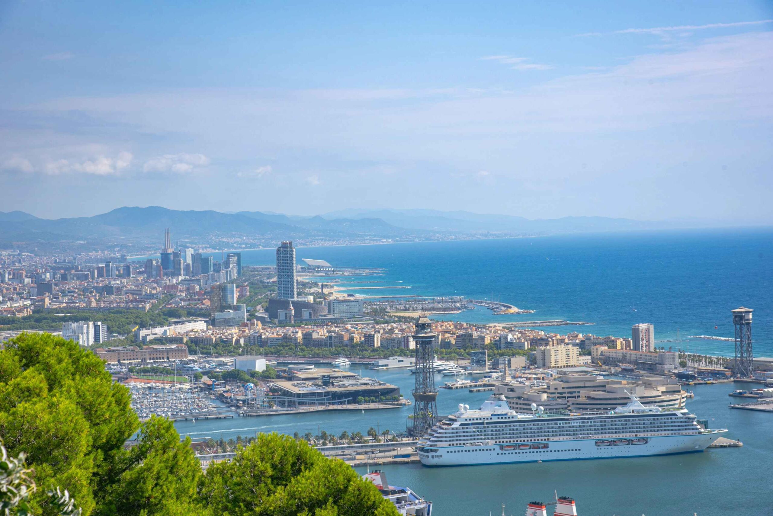 ✈ Getting from Barcelona Airport to Cruise Port, image size:2560x1709