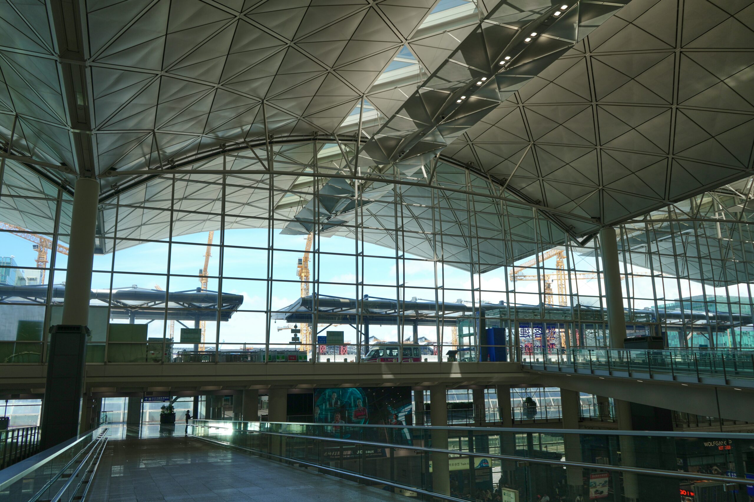 Hong Kong Airport: All about Terminals, Parking, Lounges & More
