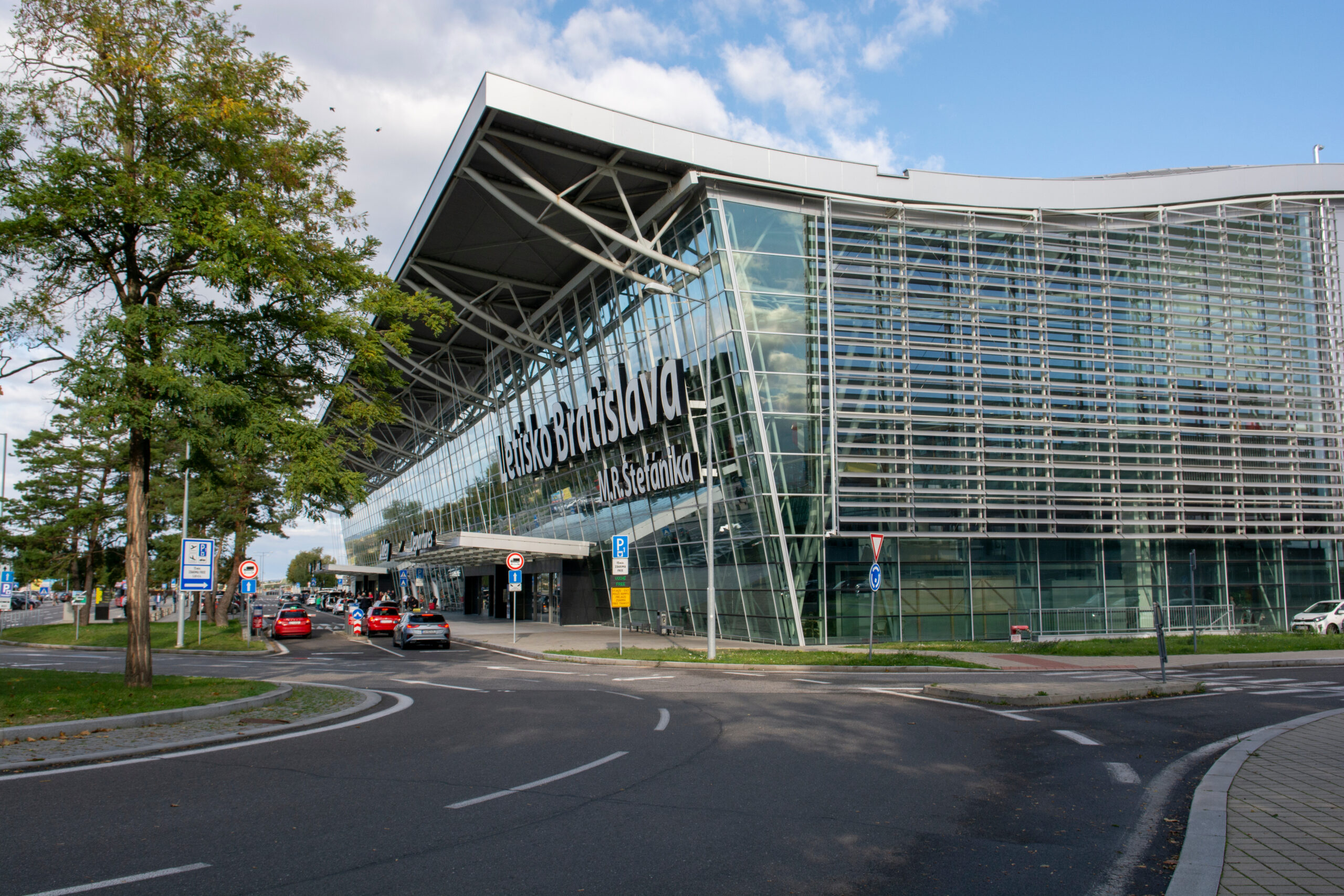 DOES BRATISLAVA HAVE AN AIRPORT visual data 8